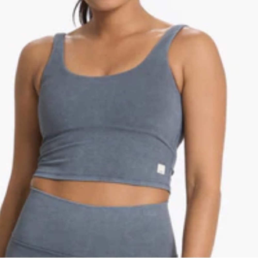 Vuori Washed Daily Crop- in Washed Charcoal *NWT